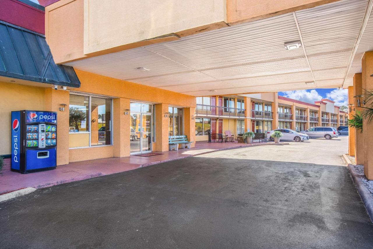 Econo Lodge Choice Hotels I 95 Savannah Gateway 24 Hour Fitness Center On Site Guest Laundry On Site Perkins Restaurant Georgetown Bagian luar foto