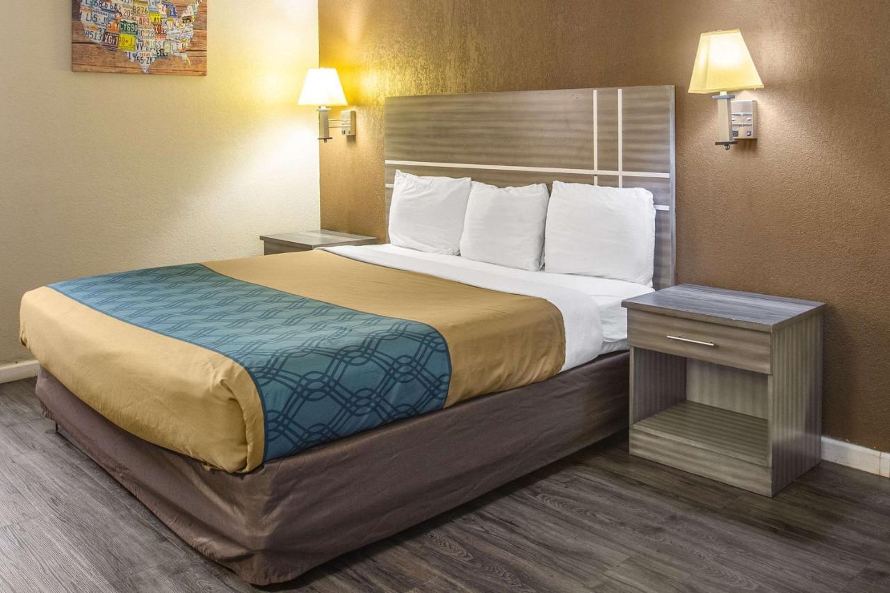 Econo Lodge Choice Hotels I 95 Savannah Gateway 24 Hour Fitness Center On Site Guest Laundry On Site Perkins Restaurant Georgetown Bagian luar foto
