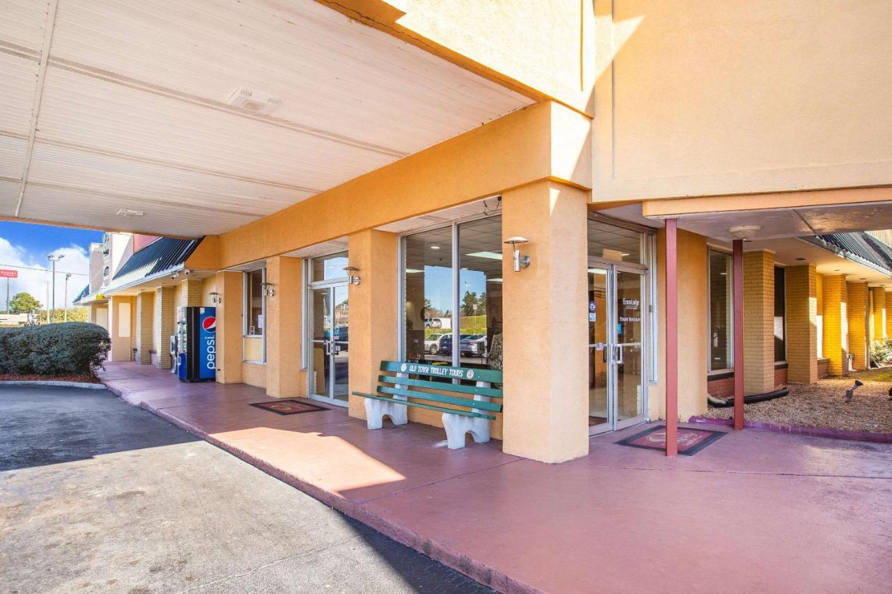 Econo Lodge Choice Hotels I 95 Savannah Gateway 24 Hour Fitness Center On Site Guest Laundry On Site Perkins Restaurant Georgetown Bagian luar foto