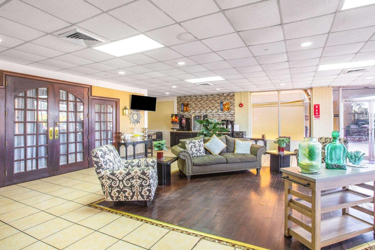 Econo Lodge Choice Hotels I 95 Savannah Gateway 24 Hour Fitness Center On Site Guest Laundry On Site Perkins Restaurant Georgetown Bagian luar foto