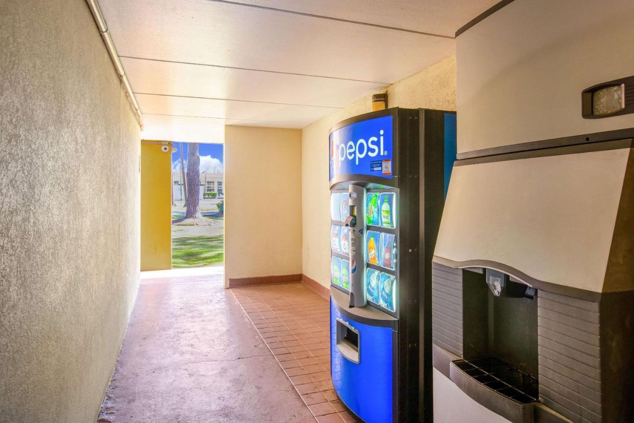 Econo Lodge Choice Hotels I 95 Savannah Gateway 24 Hour Fitness Center On Site Guest Laundry On Site Perkins Restaurant Georgetown Bagian luar foto