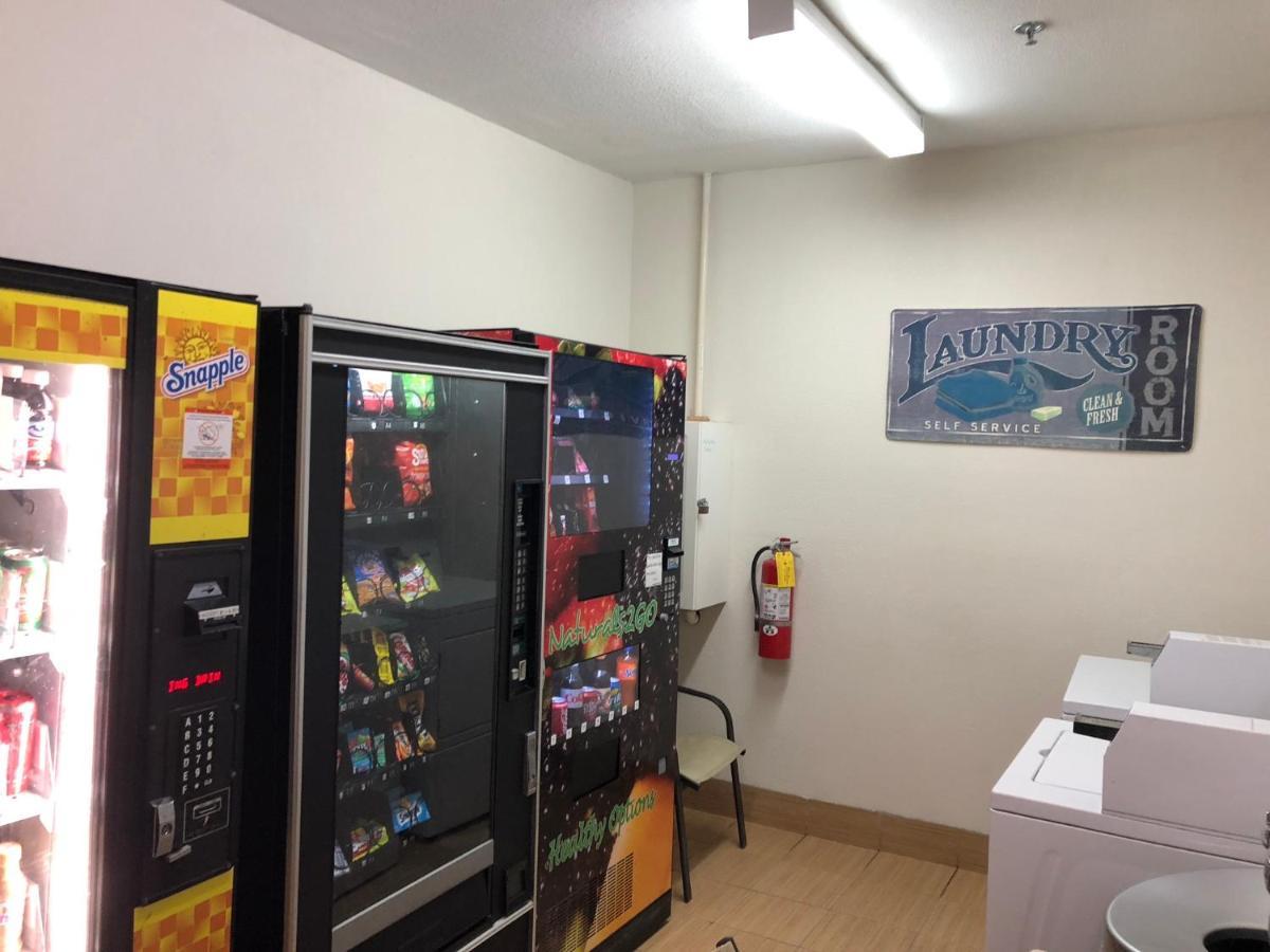 Econo Lodge Choice Hotels I 95 Savannah Gateway 24 Hour Fitness Center On Site Guest Laundry On Site Perkins Restaurant Georgetown Bagian luar foto